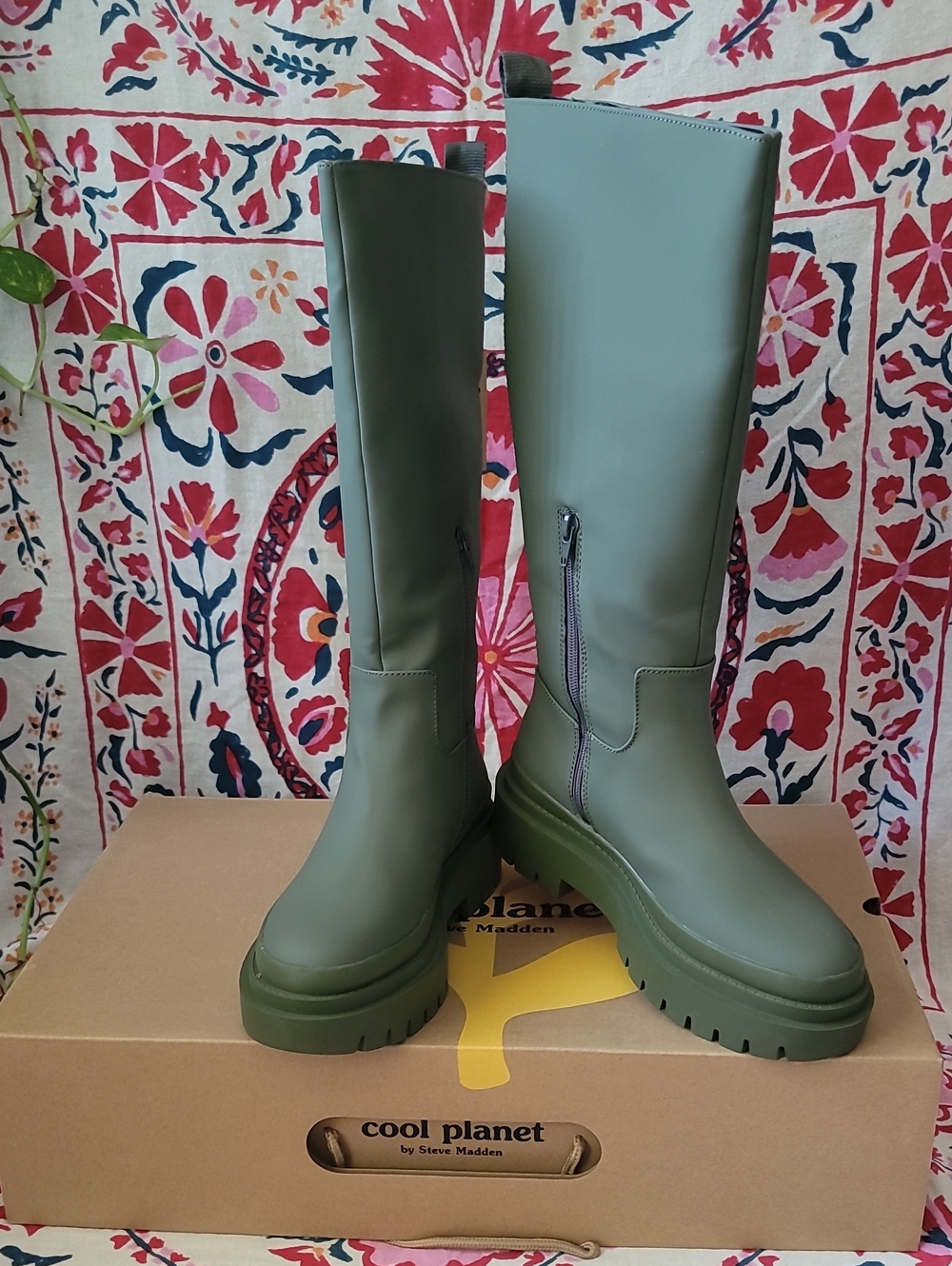 NWT Steve Madden Cool Planet Water Proof Olive Chunky Sole Festival Rain Boots